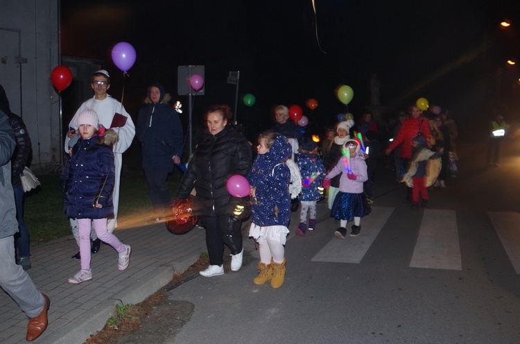 Pochód i Bal Wszystkich Świętych w Mrozowie