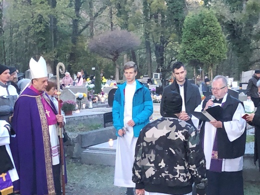 Bp Pindel we Wszystkich Świętych na cieszyńskim cmentarzu - 2019