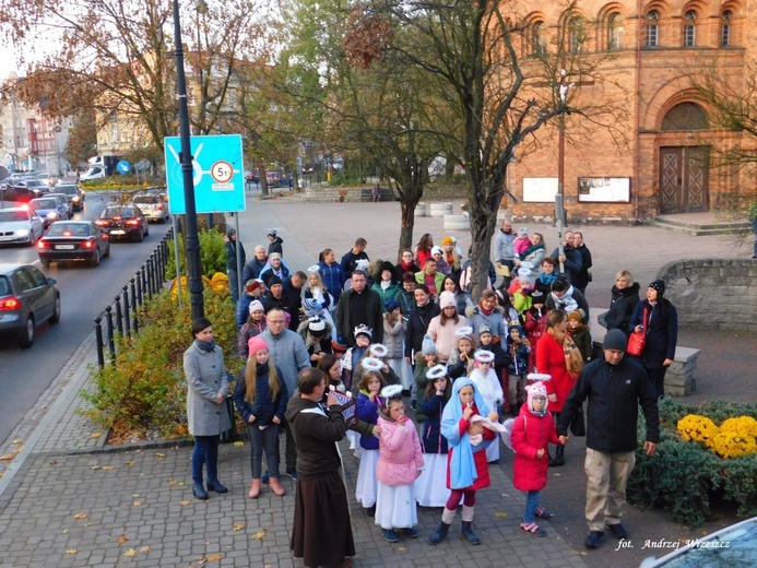 Korowód Wszystkich Świętych w Nowej Soli