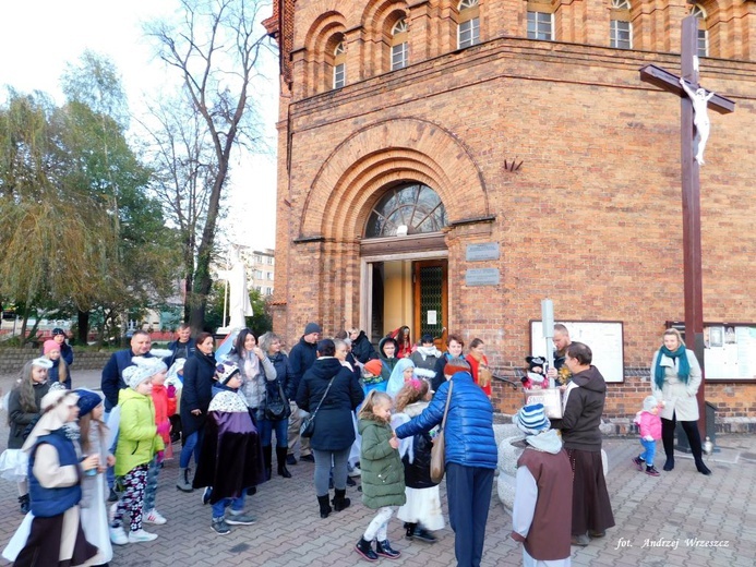 Korowód Wszystkich Świętych w Nowej Soli