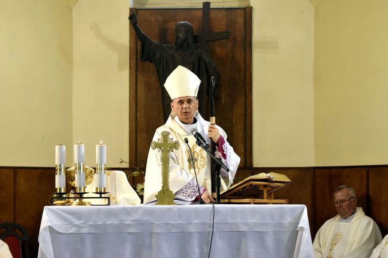 Msza św. i procesja na świdnickim cmentarzu