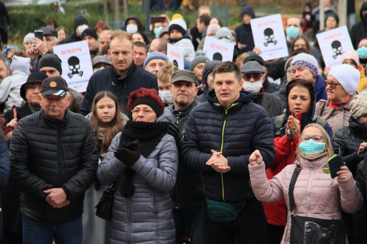 Protest ekologiczny "Benzen nas zabija"