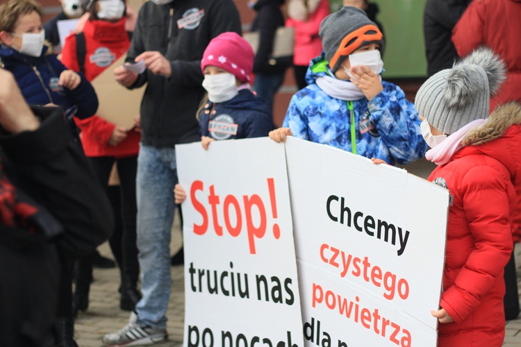 Protest ekologiczny "Benzen nas zabija"