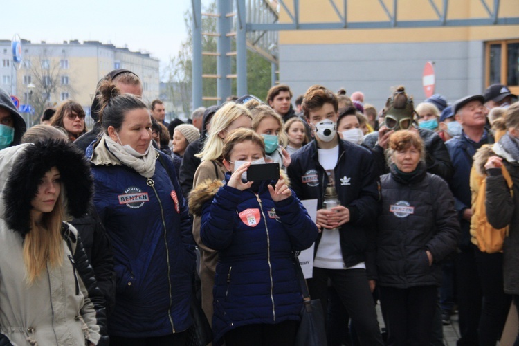 Protest ekologiczny "Benzen nas zabija"