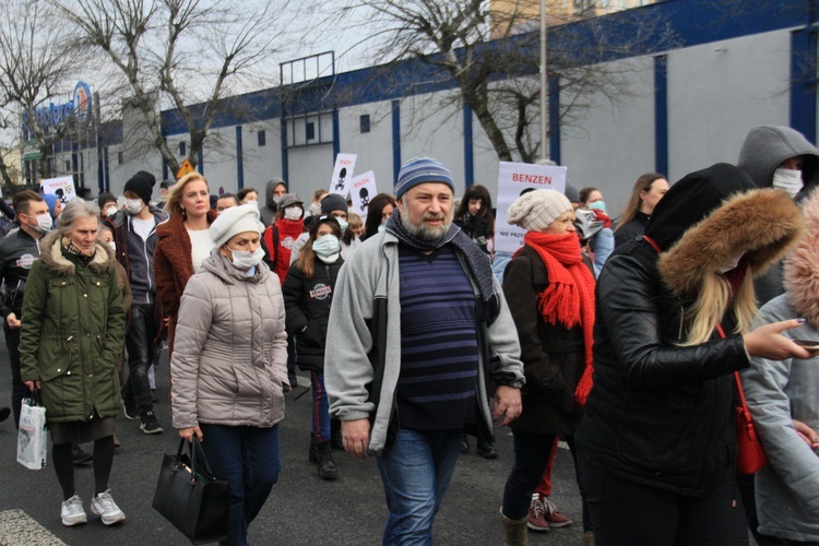 Protest ekologiczny "Benzen nas zabija"