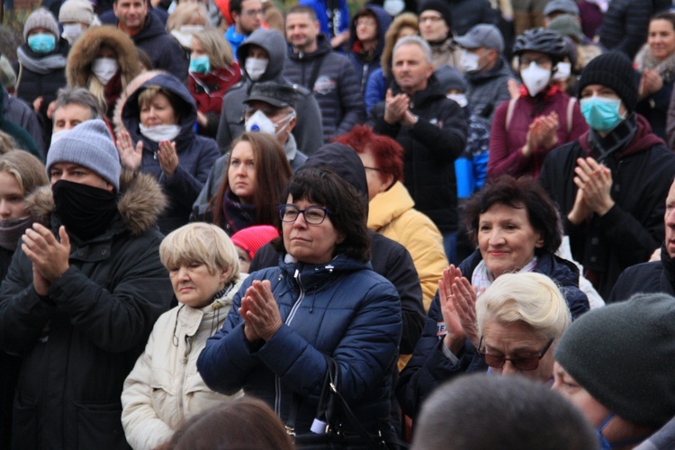 Protest ekologiczny "Benzen nas zabija"