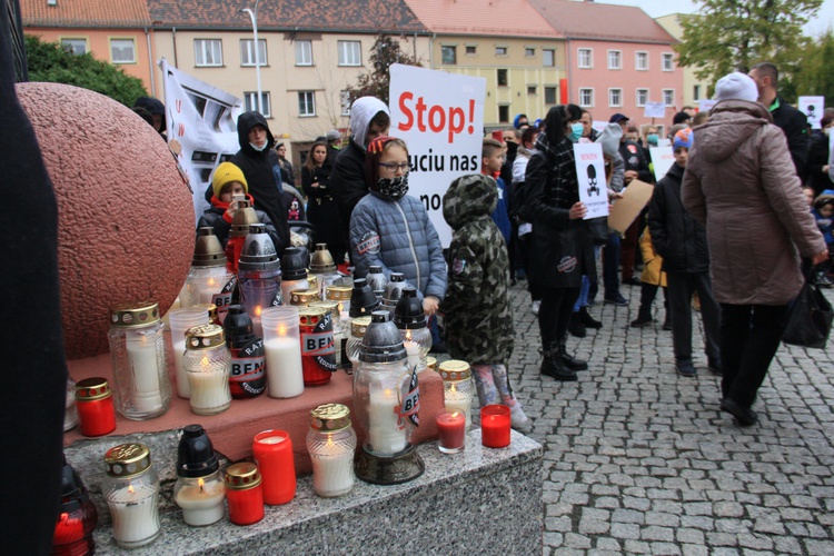 Protest ekologiczny "Benzen nas zabija"