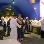 Katowice. Za zmarłych biskupów modlił się abp Skworc