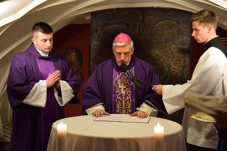 Modlitwa za zmarłych biskupów i kapłanów