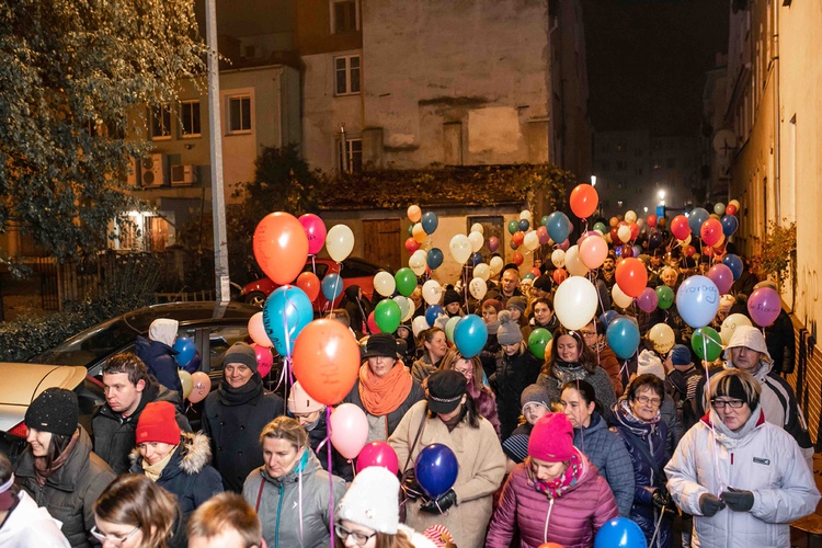 Marsz Wszystkich Świętych w Kątach Wrocławskich