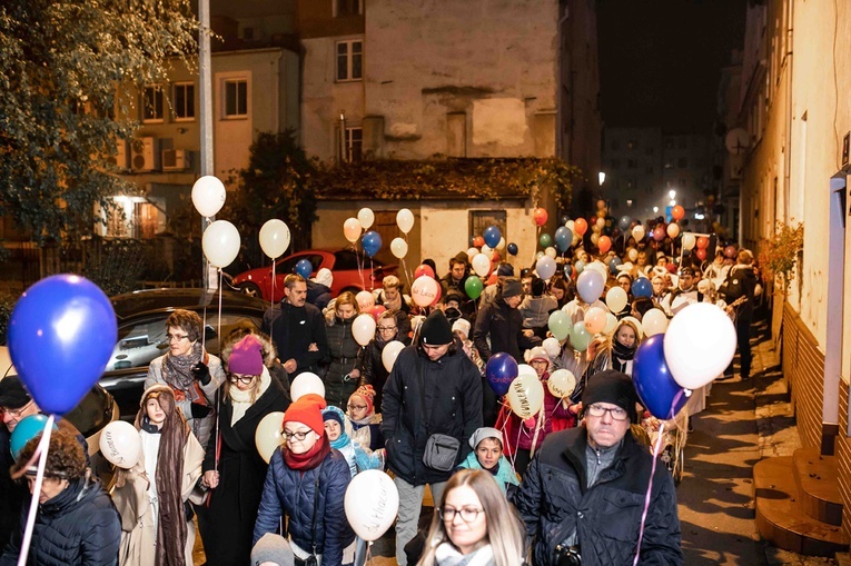Marsz Wszystkich Świętych w Kątach Wrocławskich