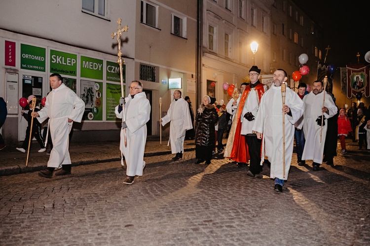 Marsz Wszystkich Świętych w Kątach Wrocławskich