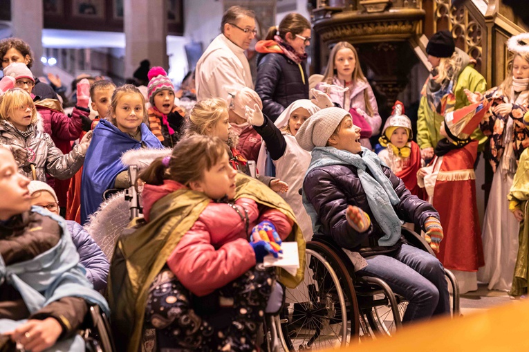 Marsz Wszystkich Świętych w Kątach Wrocławskich