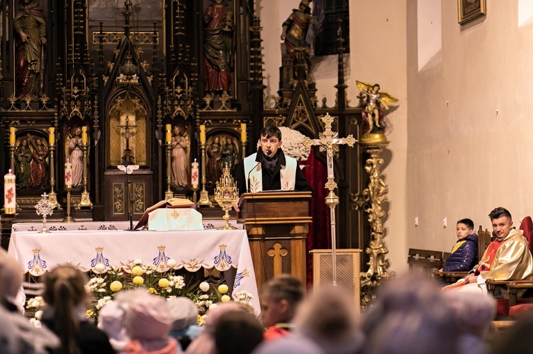 Marsz Wszystkich Świętych w Kątach Wrocławskich