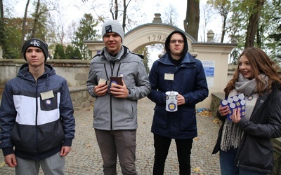 Rekordowe sumy podczas cmentarnych kwest 