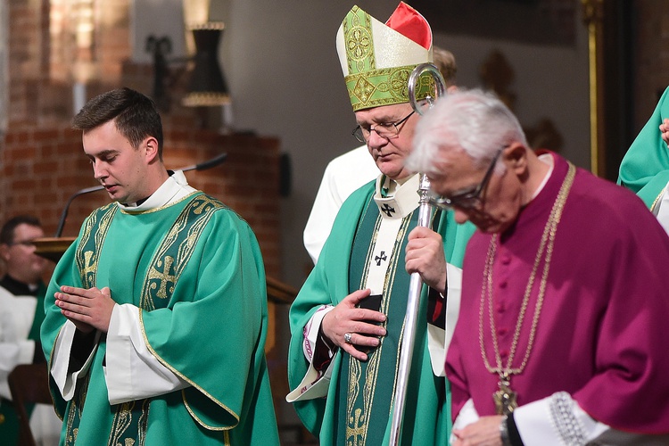 Pontyfikalna Msza św. w intencji zmarłych biskupów i kanoników