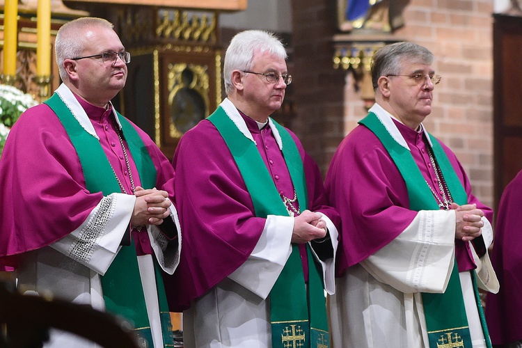 Pontyfikalna Msza św. w intencji zmarłych biskupów i kanoników