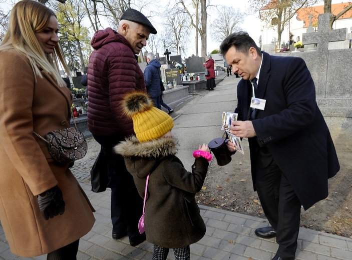 Wśród kwestujących był m.in. Michał Kisiel, dyrektor Domu Polonii w Pułtusku.