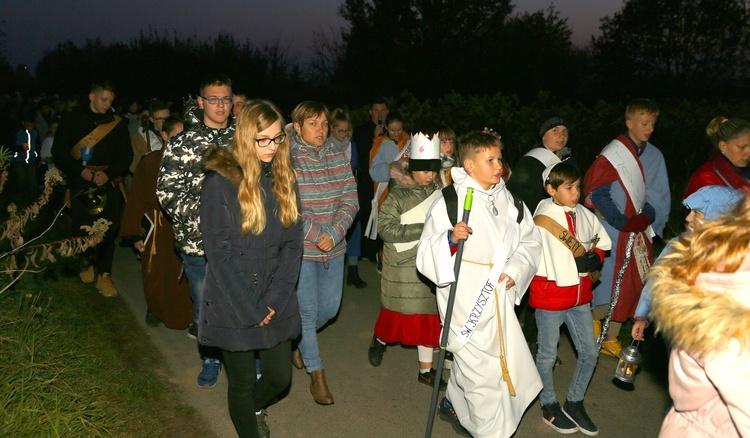 Orszak świętych w Wierzchosławicach