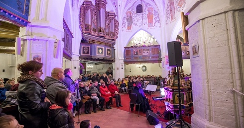 Wzruszający koncert na cztery strony świata w Darłowie