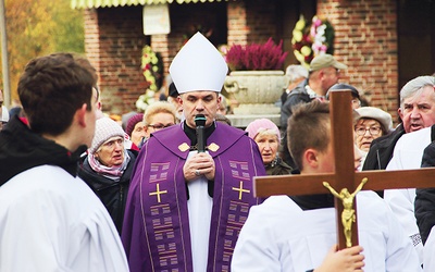 Liturgii przewodniczył bp Zbigniew Zieliński, biskup pomocniczy archidiecezji gdańskiej..