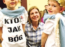 Maks i Jaś, dzięki pomysłowości mamy, zaprzyjaźnili się ze św. Michałem Archaniołem.