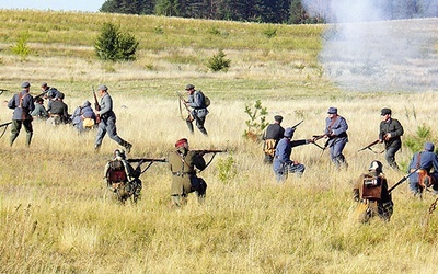 Historyczna inscenizacja w Kostiuchnówce w 100. rocznicę bitwy. 