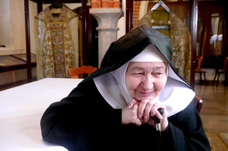 „Nie mów tyle!”. S. Małgorzata Borkowska o milczeniu jako warunku modlitwy