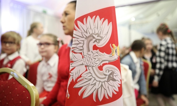 Szkoła, do Hymnu!