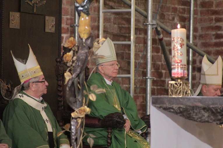 Abp Marek Jędraszewski w bazylice św. Brygidy