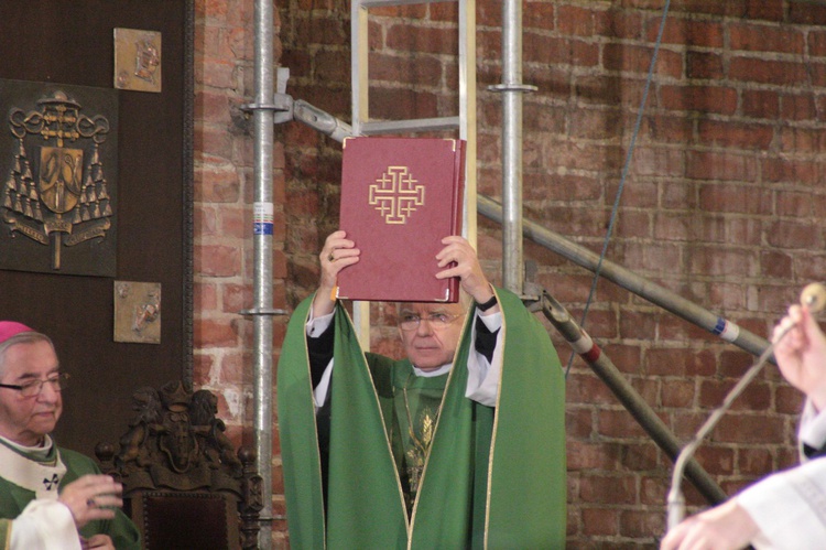 Abp Marek Jędraszewski w bazylice św. Brygidy