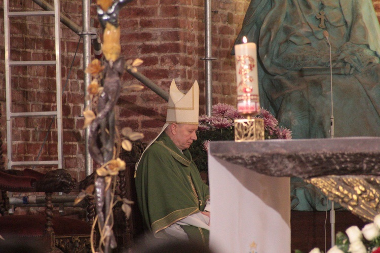 Abp Marek Jędraszewski w bazylice św. Brygidy