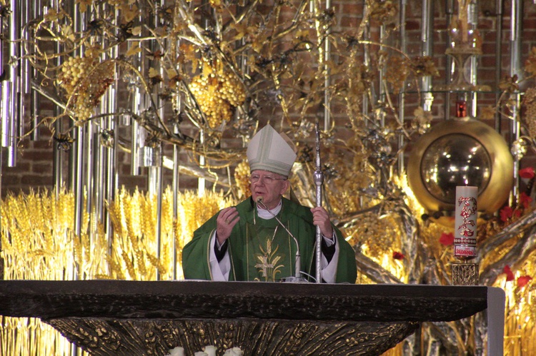 Abp Marek Jędraszewski w bazylice św. Brygidy