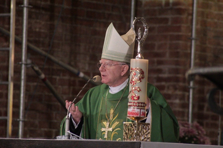 Abp Marek Jędraszewski w bazylice św. Brygidy