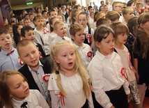 Wspólne śpiewanie hymnu Polski ma sens. Akcja "Szkoła do hymnu"