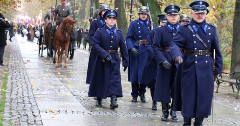 W marszu uczestniczyły grupy rekonstrukcyjne.