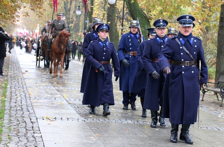 W marszu uczestniczyły grupy rekonstrukcyjne.