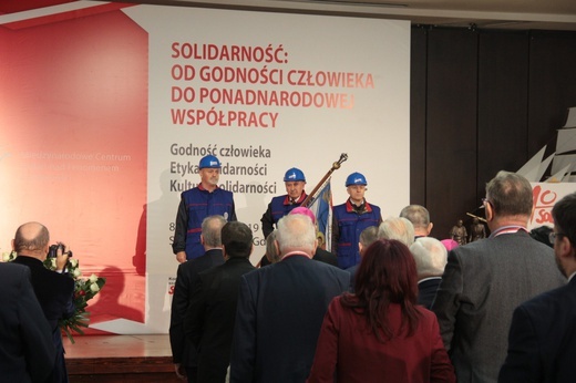 Solidarność - od godności człowieka do ponadnarodowej współpracy