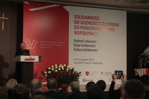 Solidarność - od godności człowieka do ponadnarodowej współpracy