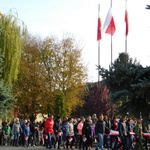 Nowosolscy licealiści odśpiewali hymn i zatańczyli Poloneza