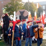 Nowosolscy licealiści odśpiewali hymn i zatańczyli Poloneza