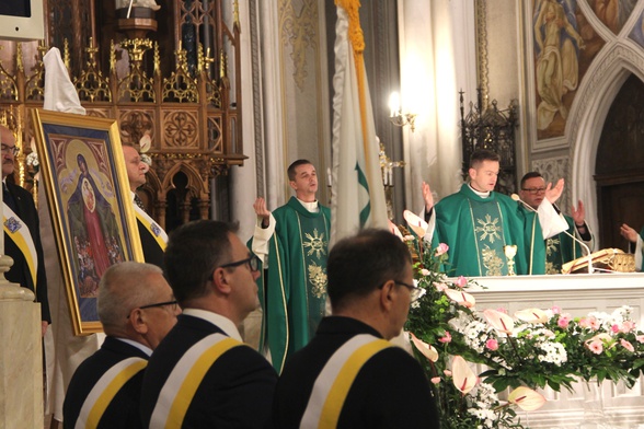 Eucharystii na zakończenie peregrynacji ikony MB przewodniczył ks. Grzegorz Zieliński.