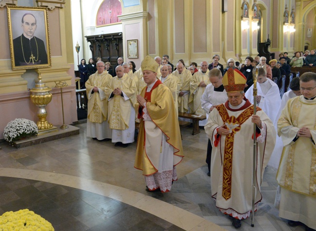 Msza św. o wyniesienie na ołtarze bp. Piotra Gołębiowskiego