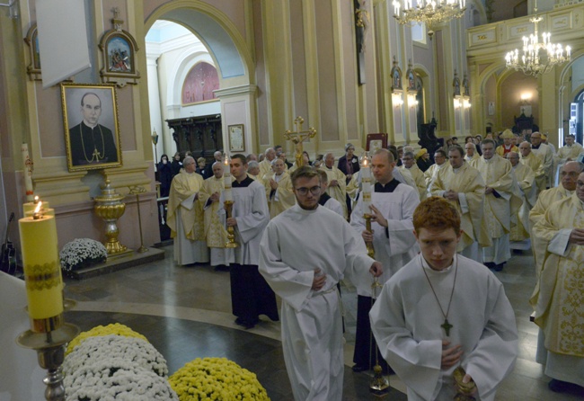 Msza św. o wyniesienie na ołtarze bp. Piotra Gołębiowskiego