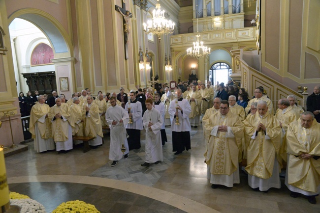 Msza św. o wyniesienie na ołtarze bp. Piotra Gołębiowskiego