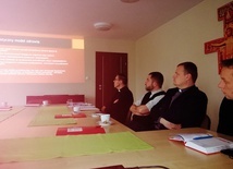 Integracja, szkolenie, pomoc. Sesja formacyjno-szkoleniowa dla kapelanów w Szczecinku