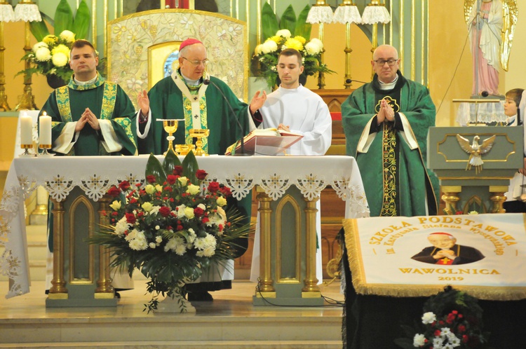 Wąwolnica. Uroczystość nadania szkole imienia kard. Stefana Wyszyńskiego