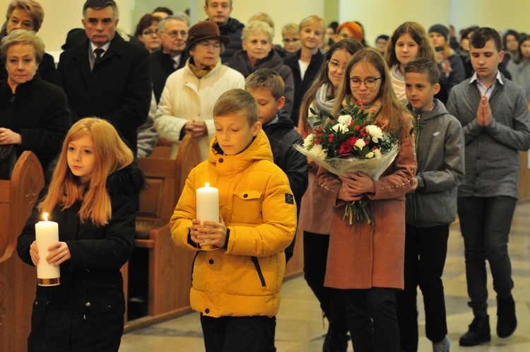 Wąwolnica. Uroczystość nadania szkole imienia kard. Stefana Wyszyńskiego