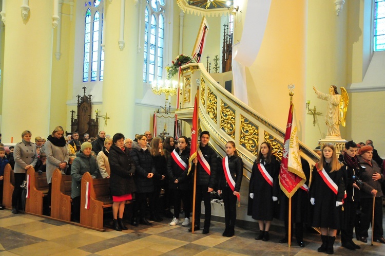 Wąwolnica. Uroczystość nadania szkole imienia kard. Stefana Wyszyńskiego