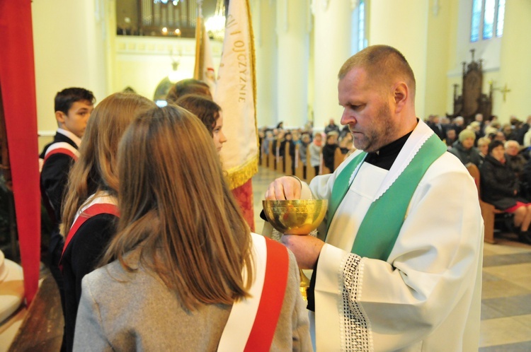 Wąwolnica. Uroczystość nadania szkole imienia kard. Stefana Wyszyńskiego